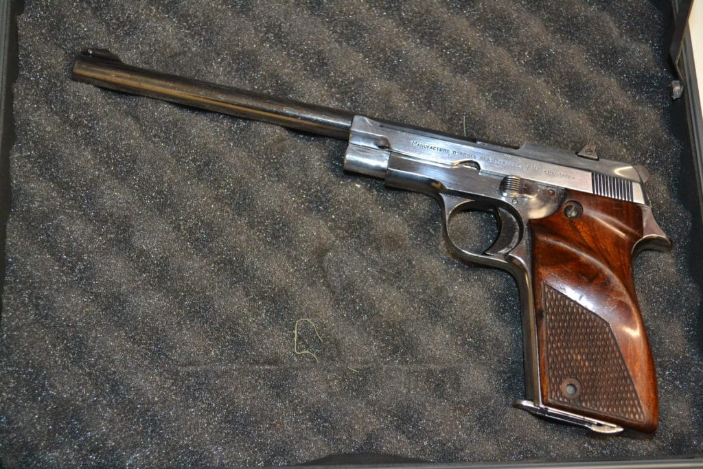 UNIQUE E3 22SHORT OCCASION ARMURERIE BERNIZAN
