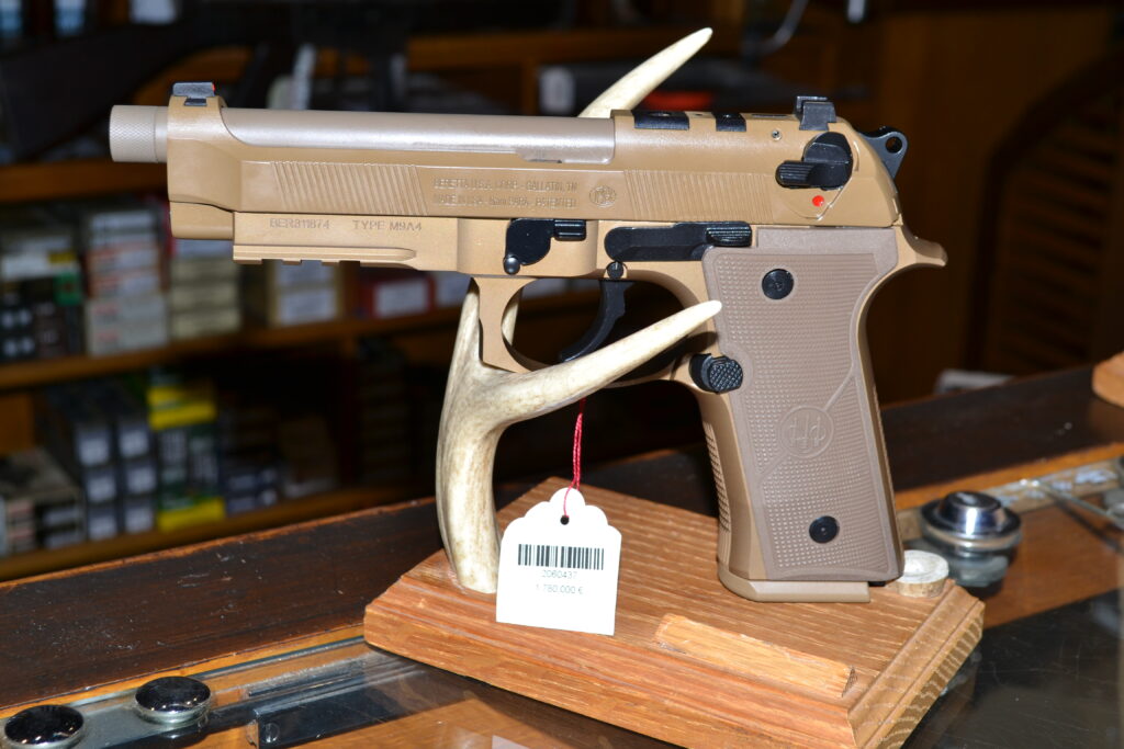 beretta M9A4 pistolet semi-auto -armurerie Bernizan
